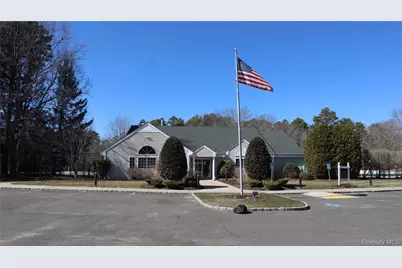 202 Gothic Circle, Manorville, NY 11949 - Photo 19