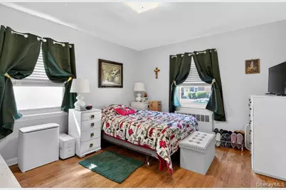 344 White Road, Mineola, NY 11501 - Photo 11