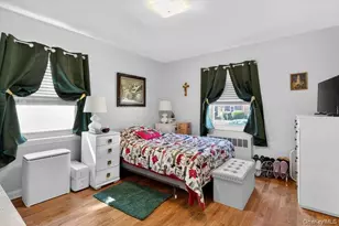 344 White Rd, Mineola, NY 11501 - Photo 11