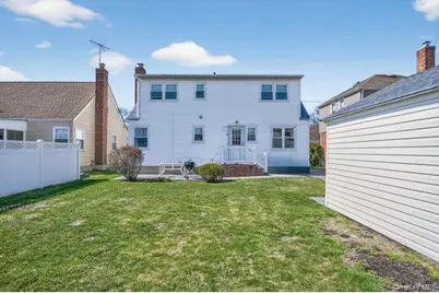 344 White Road, Mineola, NY 11501 - Photo 19