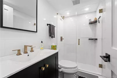 140 Frankel Boulevard, Merrick, NY 11566 - Photo 23