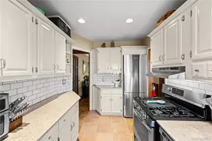 140 Frankel Blvd, Merrick, NY 11566 - Photo 13