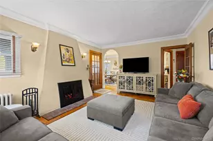 140 Frankel Blvd, Merrick, NY 11566 - Photo 9