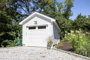 1260 Main Rd, Jamesport, NY 11901 - Photo 3