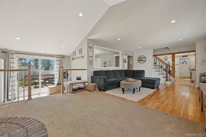 27 Chester Street, East Northport, NY 11731 - Photo 11