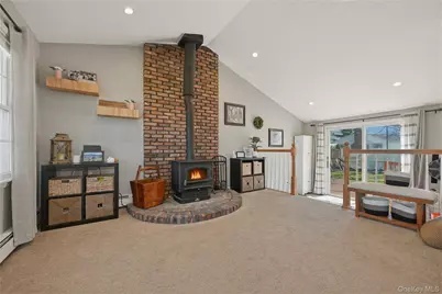 27 Chester Street, East Northport, NY 11731 - Photo 9