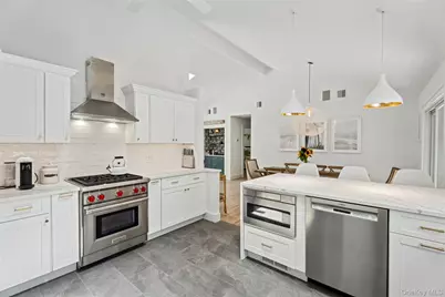 42 Oak Street, Westhampton Beach, NY 11978 - Photo 3