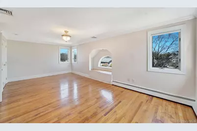 76 Balcom Road, Farmingdale, NY 11735 - Photo 9