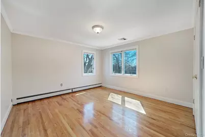 76 Balcom Road, Farmingdale, NY 11735 - Photo 13