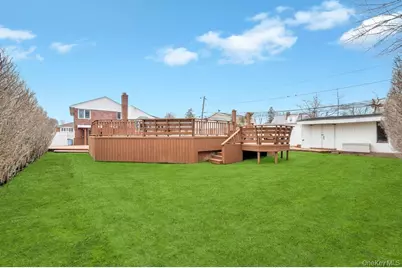 4 Brooks Street, Hicksville, NY 11801 - Photo 37