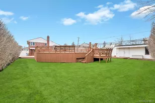 4 Brooks St, Hicksville, NY 11801 - Photo 37