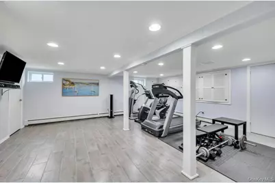 4 Brooks Street, Hicksville, NY 11801 - Photo 29