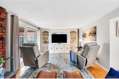 4 Brooks Street, Hicksville, NY 11801 - Photo 21