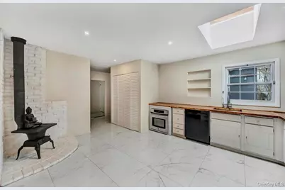 22 Tinder Lane, Lake Grove, NY 11755 - Photo 3