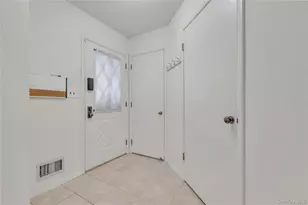 158 Carriage Ct, Yorktown Heights, NY 10598 - Photo 3