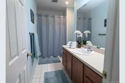 4001 Saint Andrews Avenue #4001, Riverhead, NY 11901 - Photo 11