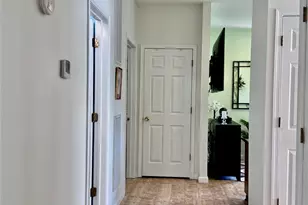 4001 St Andrews Ave, Riverhead, NY 11901 - Photo 5