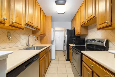 10 Skyline Drive #10, Fishkill, NY 12524 - Photo 7