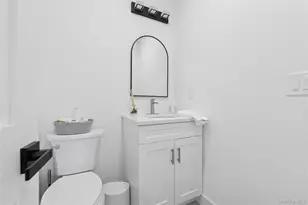 10 Sagamore Rd, Hampton Bays, NY 11946 - Photo 29