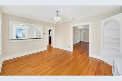 345 Plainfield Street, Westbury, NY 11590 - Photo 15