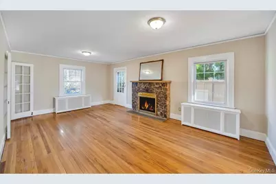 345 Plainfield Street, Westbury, NY 11590 - Photo 5