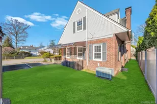 345 Plainfield St, Westbury, NY 11590 - Photo 3