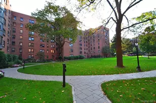 196 Garth Rd, Scarsdale, NY 10583 - Photo 29