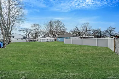 158 Mohawk Street, Ronkonkoma, NY 11779 - Photo 13