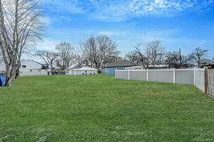 158 Mohawk St, Ronkonkoma, NY 11779 - Photo 13