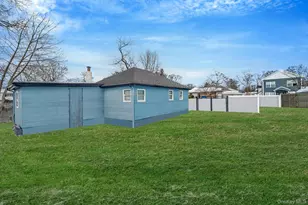 158 Mohawk St, Ronkonkoma, NY 11779 - Photo 15