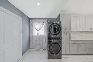 158 Mohawk St, Ronkonkoma, NY 11779 - Photo 5