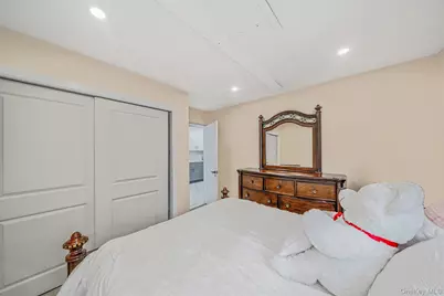 158 Mohawk Street, Ronkonkoma, NY 11779 - Photo 9