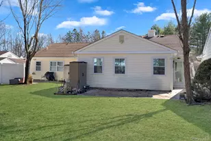 11 Chipmunk Trail, Coram, NY 11727 - Photo 3