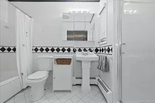 1261 Meadowbrook Rd, Merrick, NY 11566 - Photo 19