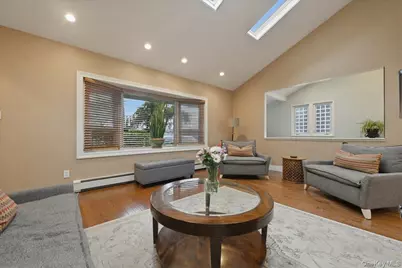 1261 Meadowbrook Road, Merrick, NY 11566 - Photo 5