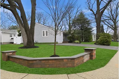 1261 Meadowbrook Road, Merrick, NY 11566 - Photo 3