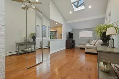 1261 Meadowbrook Road, Merrick, NY 11566 - Photo 15