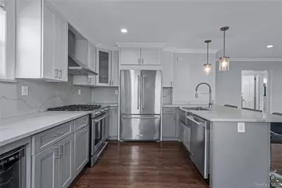 19947 22nd Avenue #UPPER, Whitestone, NY 11357 - Photo 3