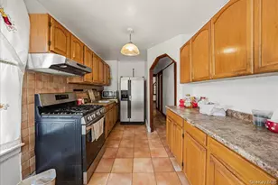 2304 Glebe Ave, Bronx, NY 10462 - Photo 7