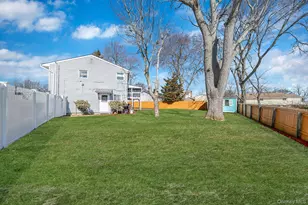 27 Trader Ln, Brentwood, NY 11717 - Photo 41