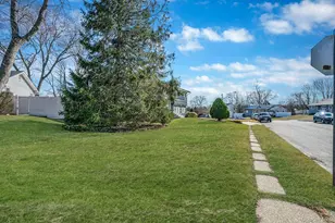 27 Trader Ln, Brentwood, NY 11717 - Photo 37