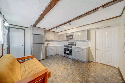 27 Trader Lane, Brentwood, NY 11717 - Photo 25