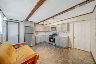 27 Trader Ln, Brentwood, NY 11717 - Photo 25