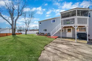 27 Trader Ln, Brentwood, NY 11717 - Photo 39