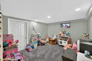 49 Maple Dr, Deer Park, NY 11729 - Photo 17