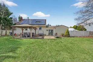 49 Maple Dr, Deer Park, NY 11729 - Photo 5