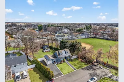 49 Maple Drive, Deer Park, NY 11729 - Photo 23