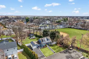 49 Maple Dr, Deer Park, NY 11729 - Photo 23