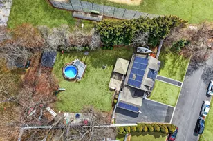 49 Maple Dr, Deer Park, NY 11729 - Photo 3