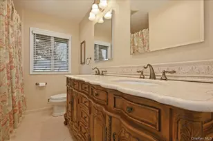 2037 Stratford Dr, Westbury, NY 11590 - Photo 23